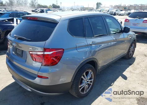 2011 BMW X3 xDrive28I z USA, uszkodzony, nr VIN 5UXWX5C52BL702265